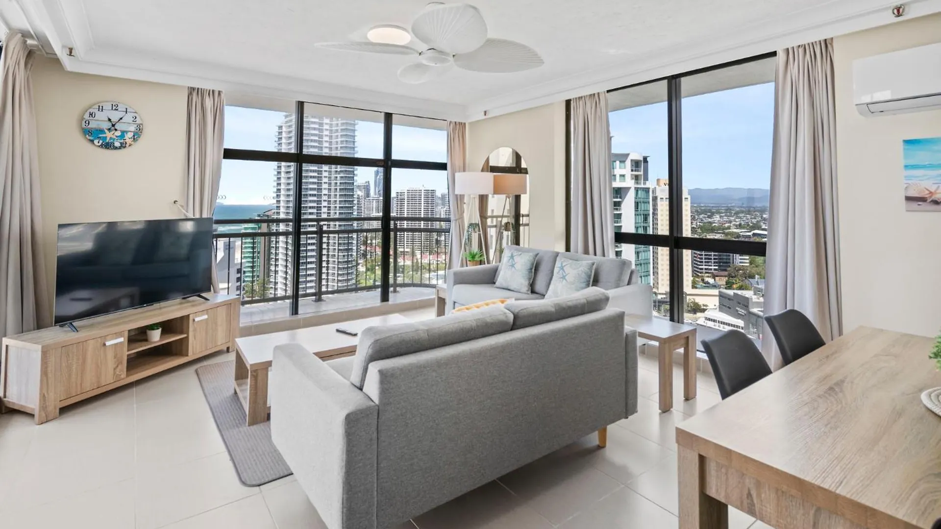 Surfers Paradise Absolute Beachfront With Views, High Level 1Br Apt - Ideal For Couples Or 2 Ppl Travelling Together 黄金海岸