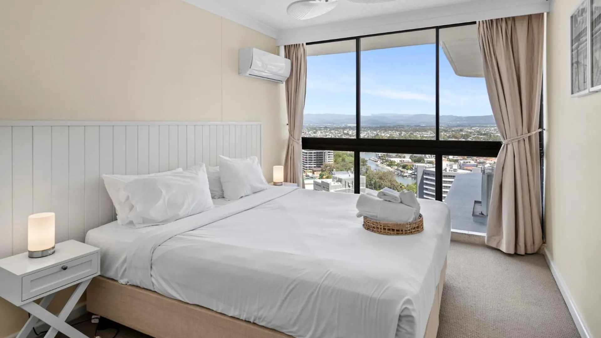 Surfers Paradise Absolute Beachfront With Views, High Level 1Br Apt - Ideal For Couples Or 2 Ppl Travelling Together 黄金海岸 澳大利亚